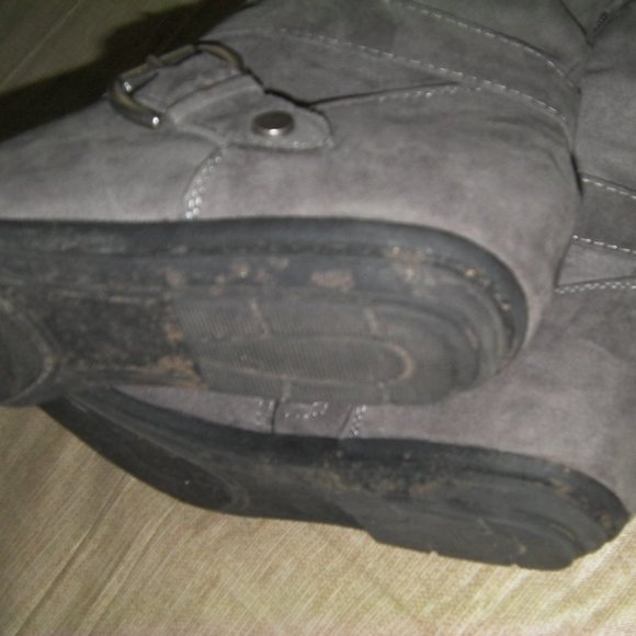 Gray Boots size 6.5 medium - Picture 2 of 2